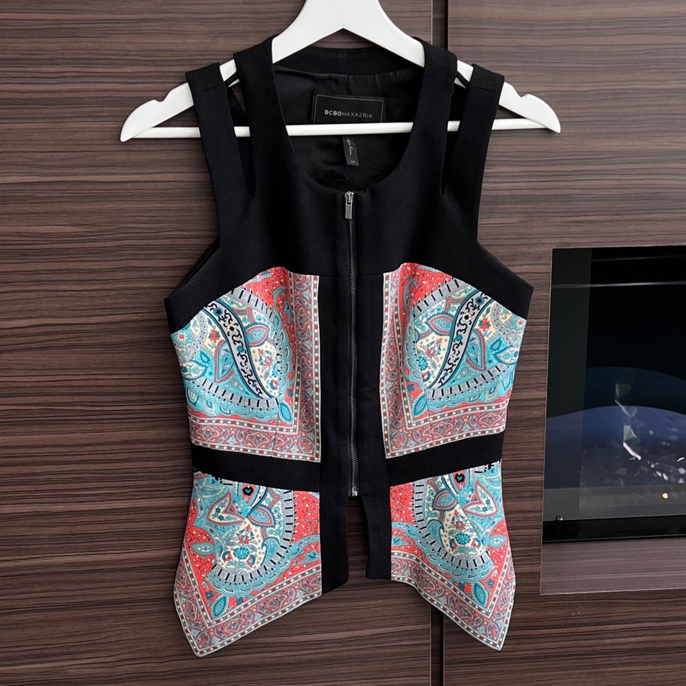 BCBG MaxAzria Paisley Zipped Top